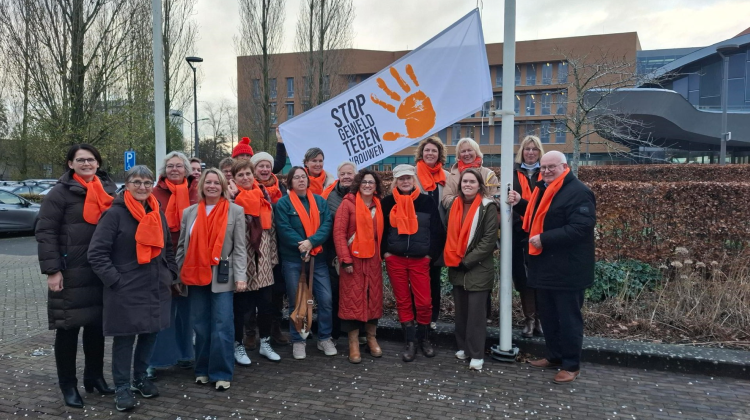 Gemeente Lochem hijst vlag voor Orange the World