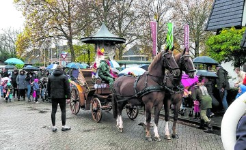 Van Texel naar Laren: Sinterklaas komt dit jaar eerder naar ons dorp