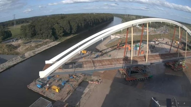 Mis het niet: morgen wordt de Nettelhorsterbrug ingevaren