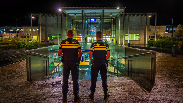 Ondanks corona veel hangjeugd in Zutphen: 'er wordt nauwelijks op gehandhaafd'