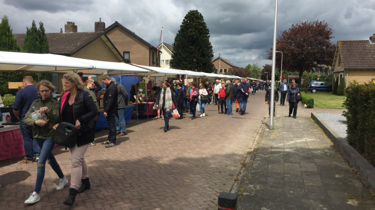 Pinkstermarkt Brummen gered van de ondergang