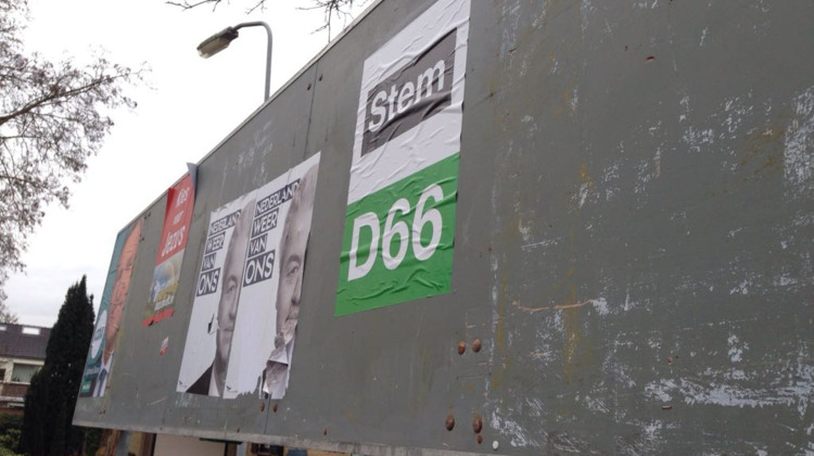 Poster te groot maar SP Lochem weigert te verwijderen, gemeente grijpt in