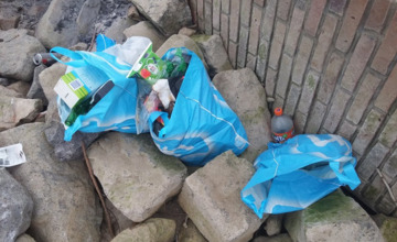 BBQ'ers laten zakken troep achter bij Noorderhaven