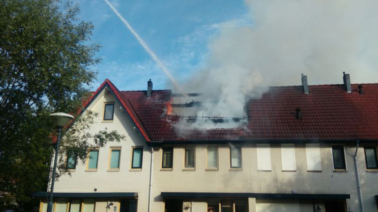 Woning Leesten onbewoonbaar na uitslaande brand