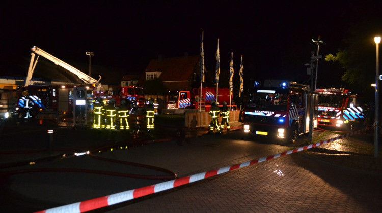 Brand nabij vuurwerkopslag Zutphen snel onder controle: Maar hoe veilig is zo'n opslag nou eigenlijk? 