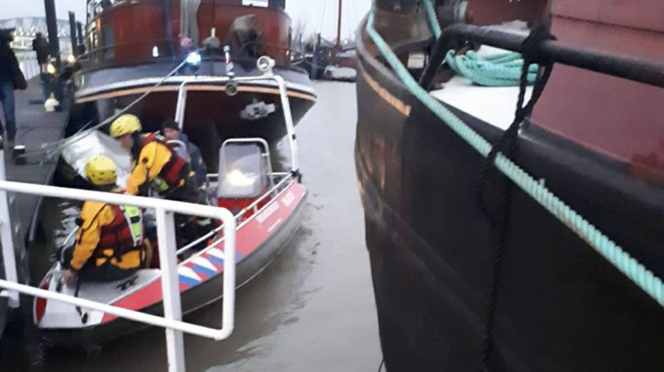 Vijf roeiers in nood op de IJssel