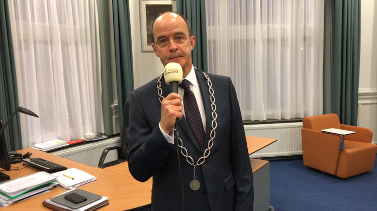 Alex van Hedel in nieuwjaarsrede: 'We stellen ons eigen belang voorop'