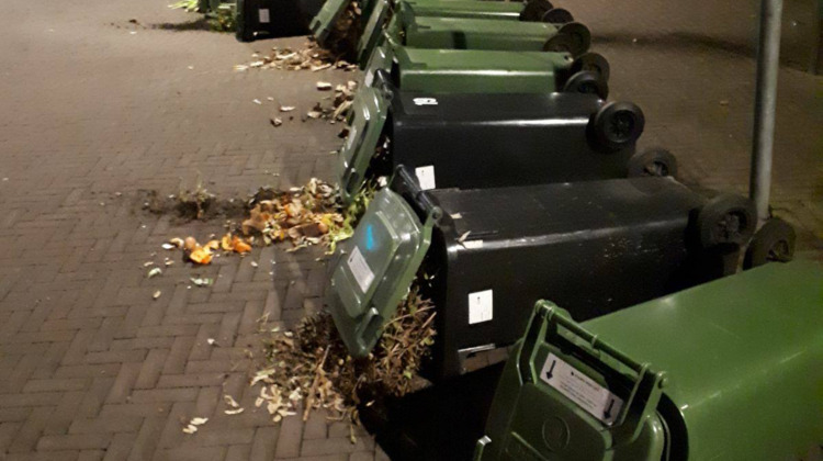 Politie laat dronkenlap zelfgemaakte zooi opruimen